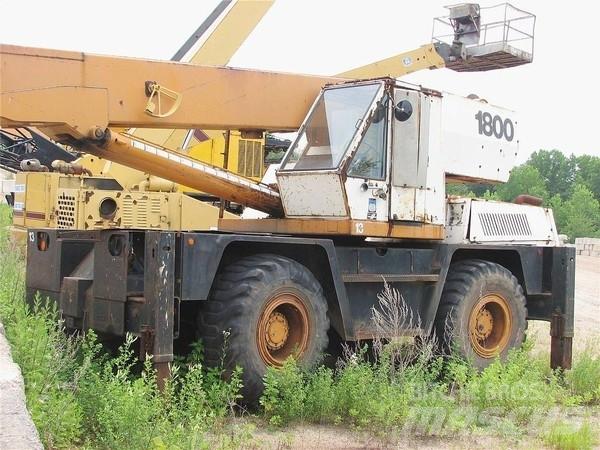 Drott 1800 Univerzálne terénne žeriavy