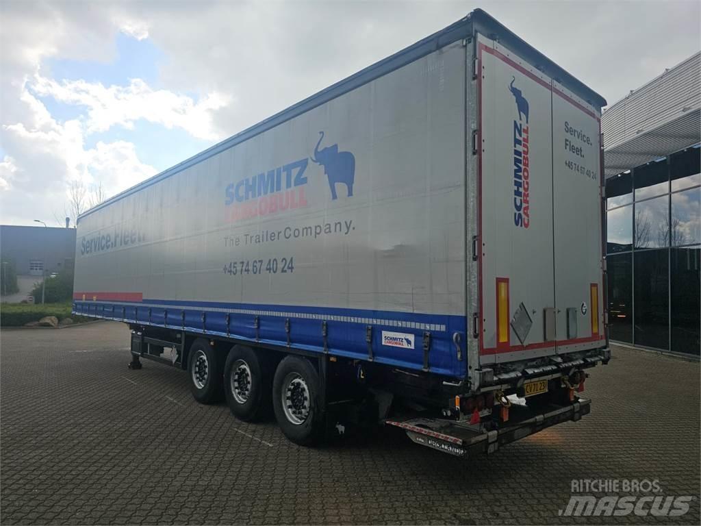 Schmitz Cargobull 13,60 Plachtové návesy