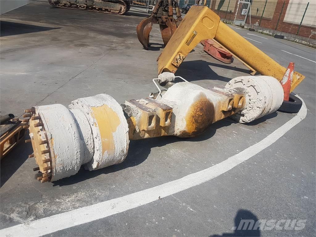 CAT  980 F II Nápravy