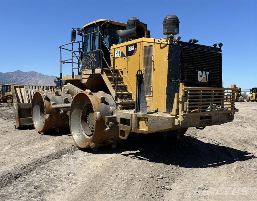 CAT 826K Pôdne kompaktory