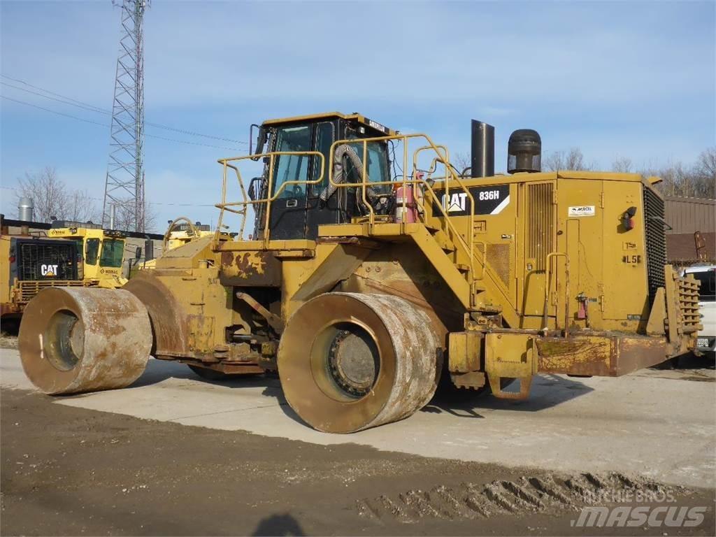 CAT 836H Stavebníctvo - ostatné