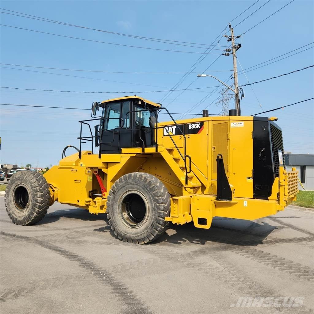 CAT 836K Pôdne kompaktory