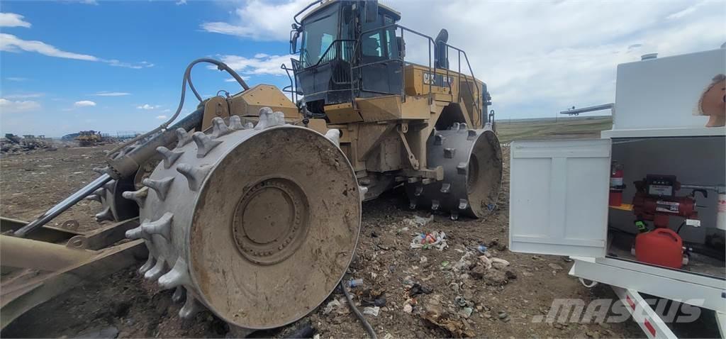 CAT 836K Pôdne kompaktory