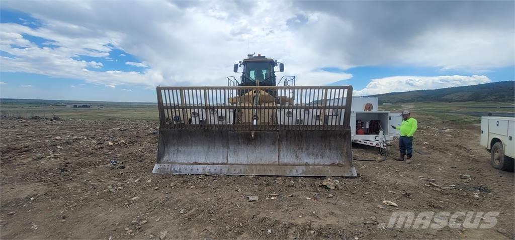 CAT 836K Pôdne kompaktory