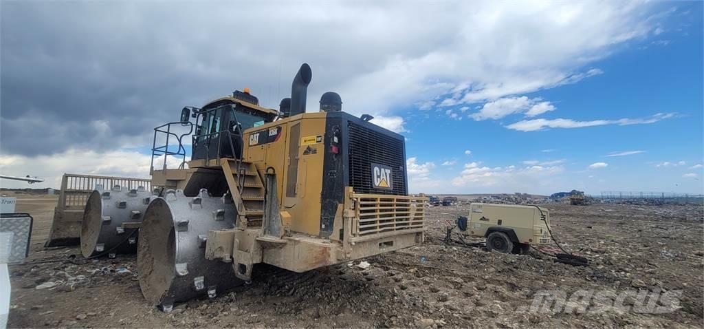 CAT 836K Pôdne kompaktory