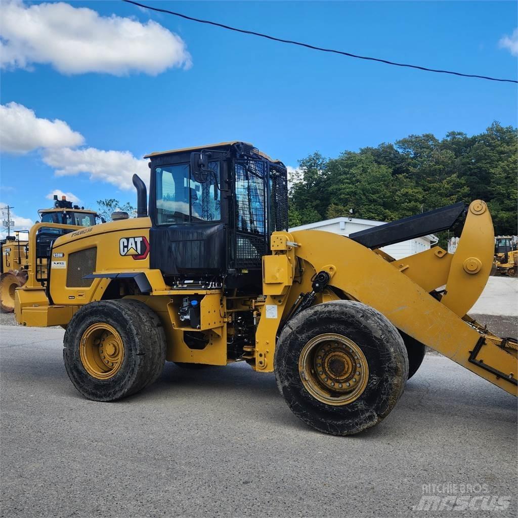 CAT 938M Kolesové nakladače