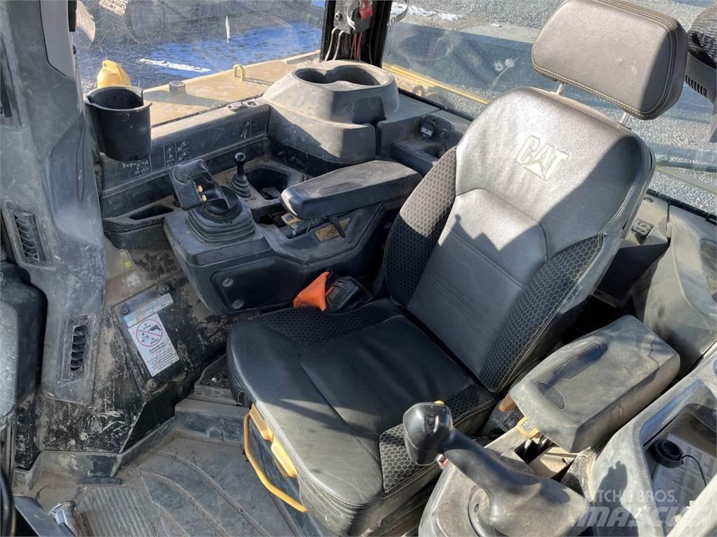 CAT D6 LGP WH Pásové dozéry