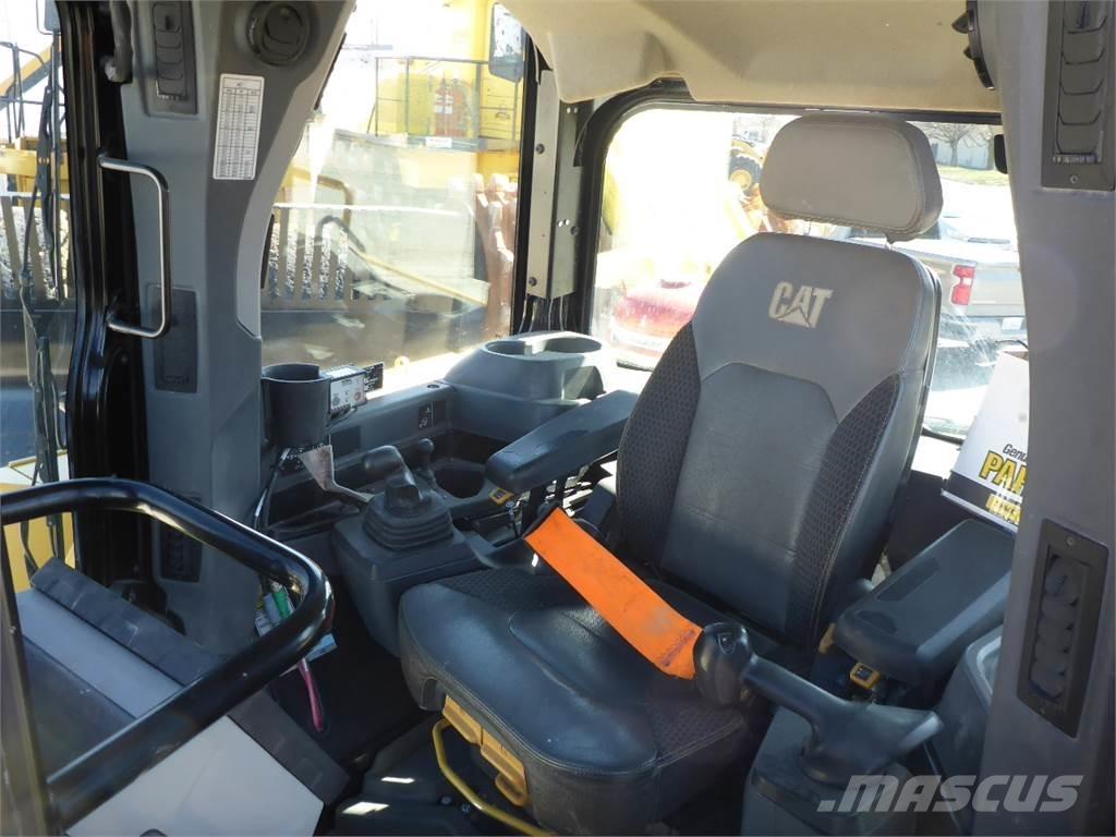 CAT D6 WH Pásové dozéry