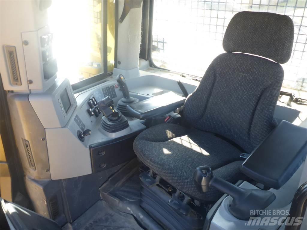 CAT D8T Pásové dozéry