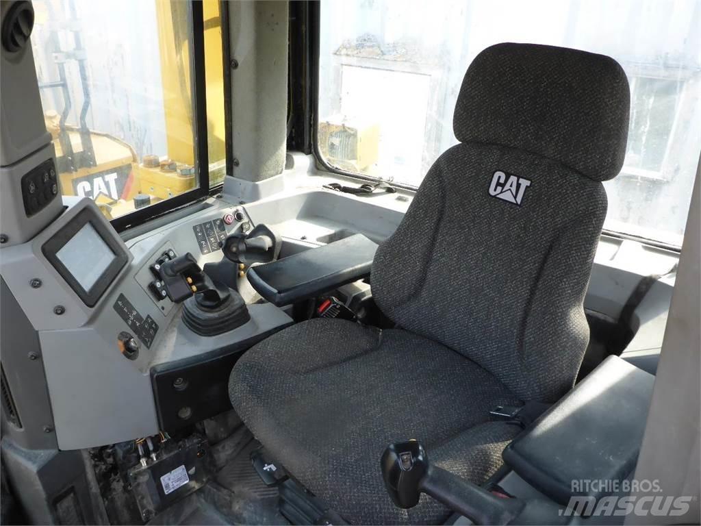 CAT D8T LGP Pásové dozéry