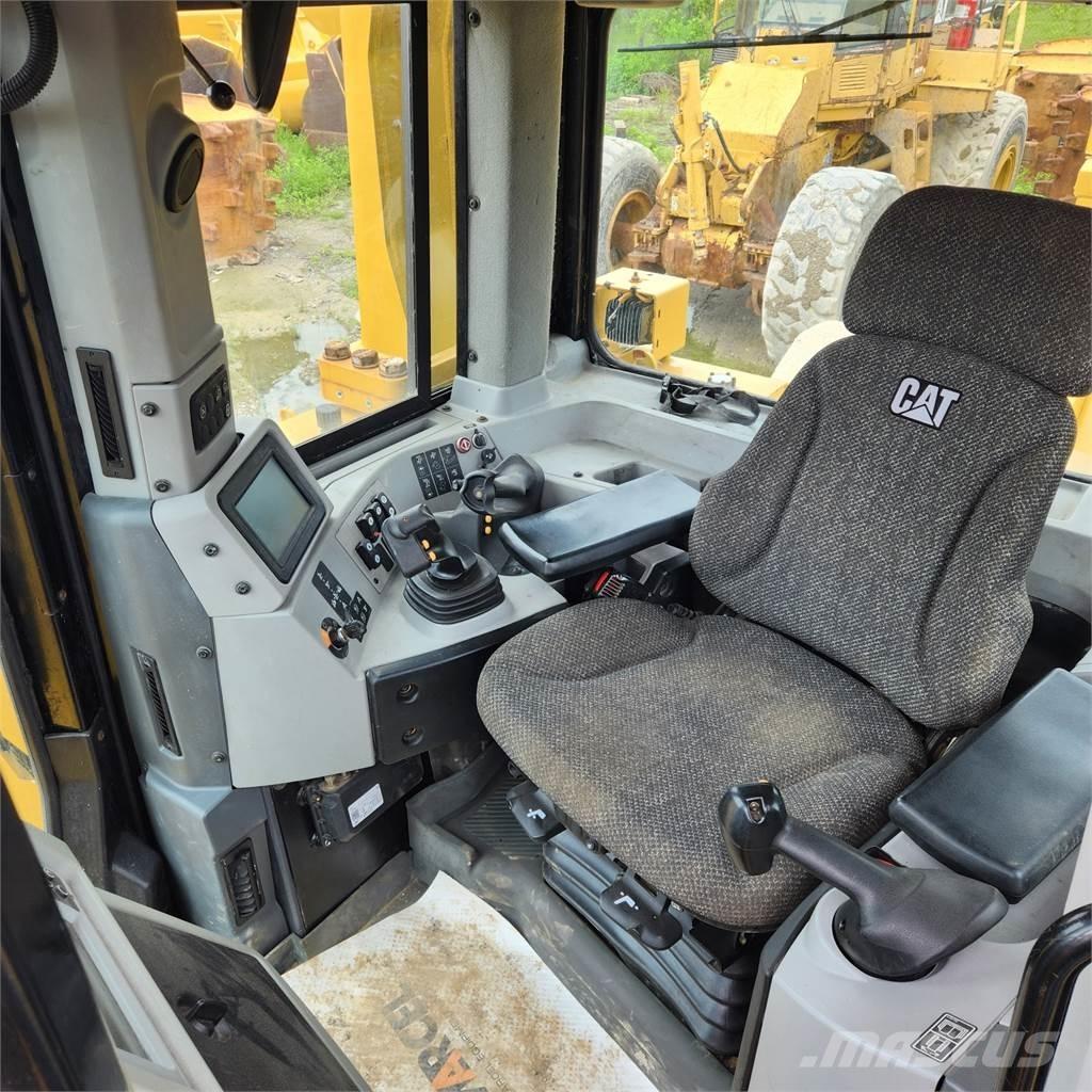 CAT D8T LGP Pásové dozéry