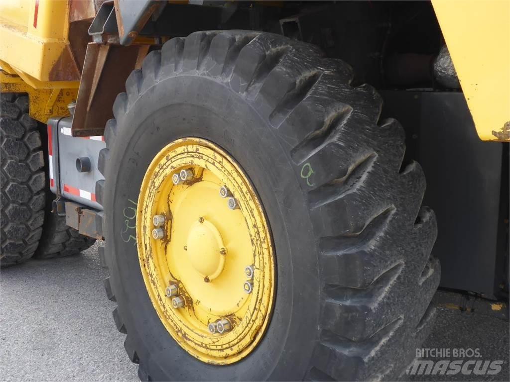 Komatsu HD325-7 Pevné dempry