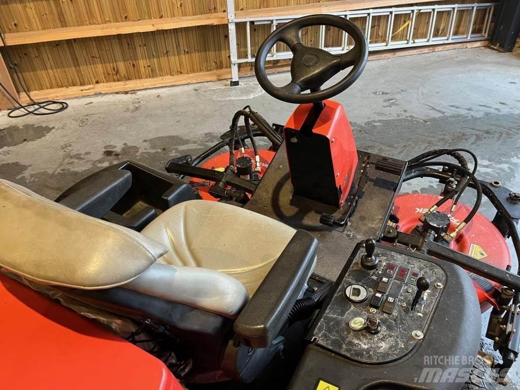 Jacobsen AR-3 Samochodné kosačky
