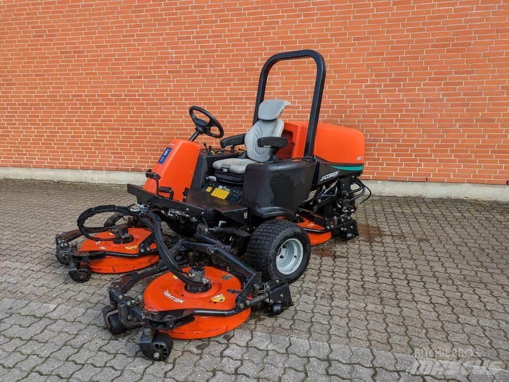 Jacobsen AR-3 Samochodné kosačky