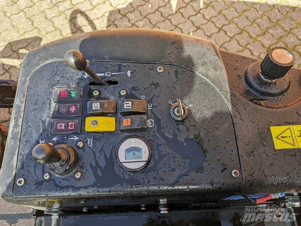 Jacobsen AR-3 Samochodné kosačky