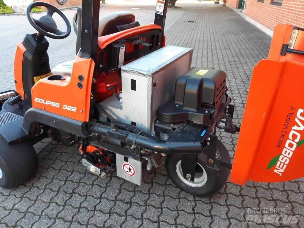 Jacobsen ECLIPS 322 Samochodné kosačky