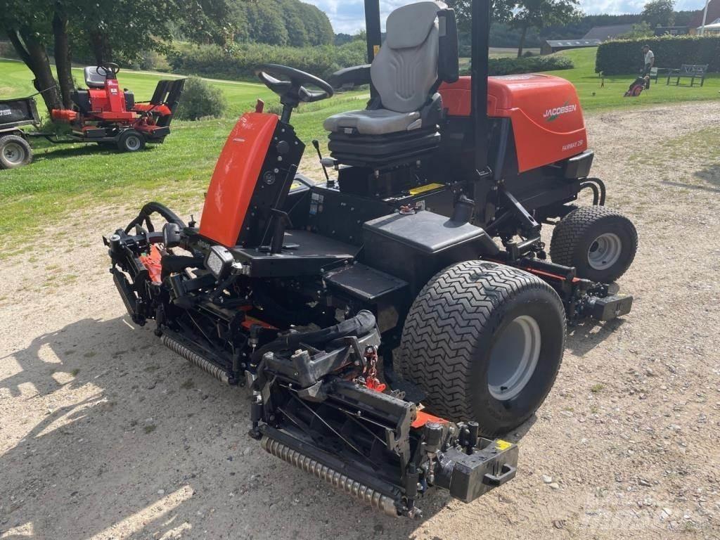 Jacobsen FAIRWAY 250 Samochodné kosačky