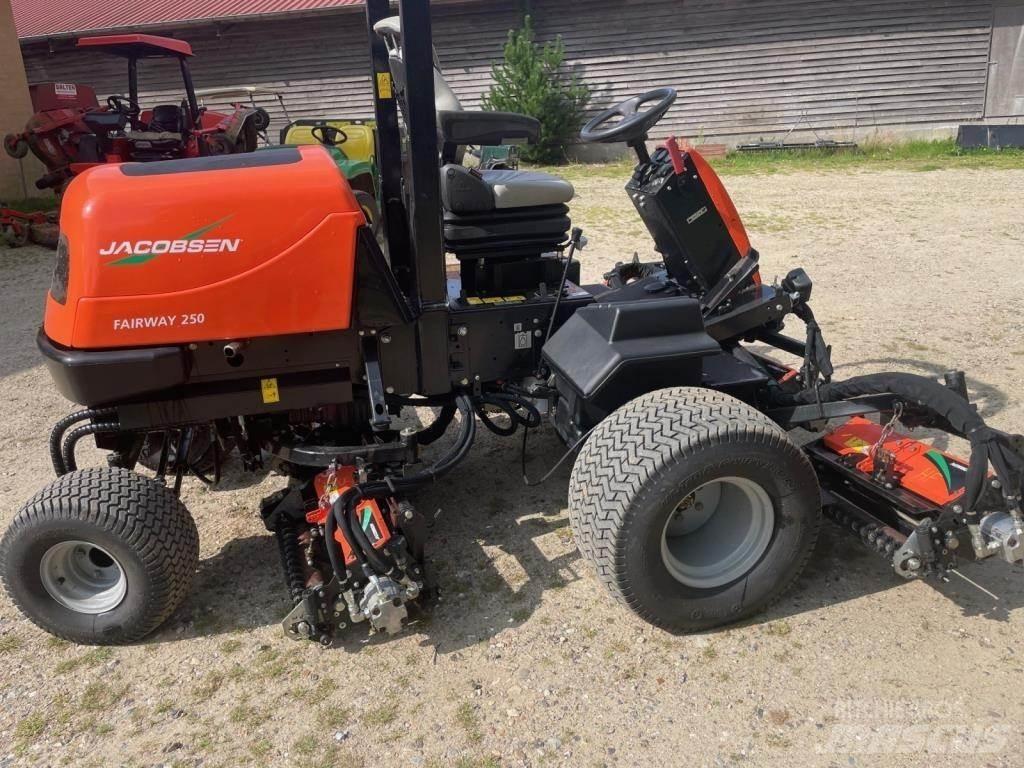 Jacobsen FAIRWAY 250 Samochodné kosačky