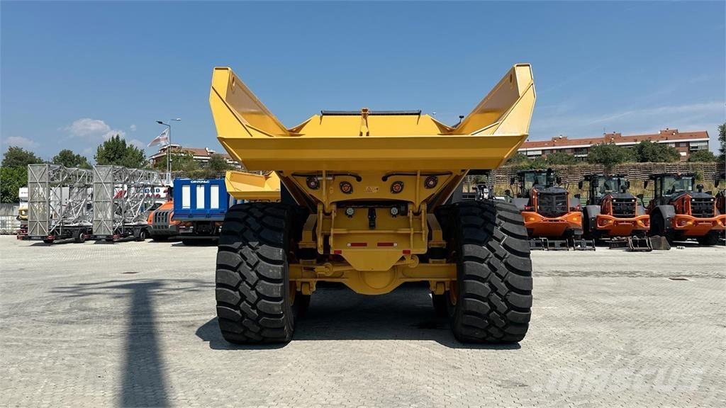 Bell B50E 6x6 Stavebné sklápače