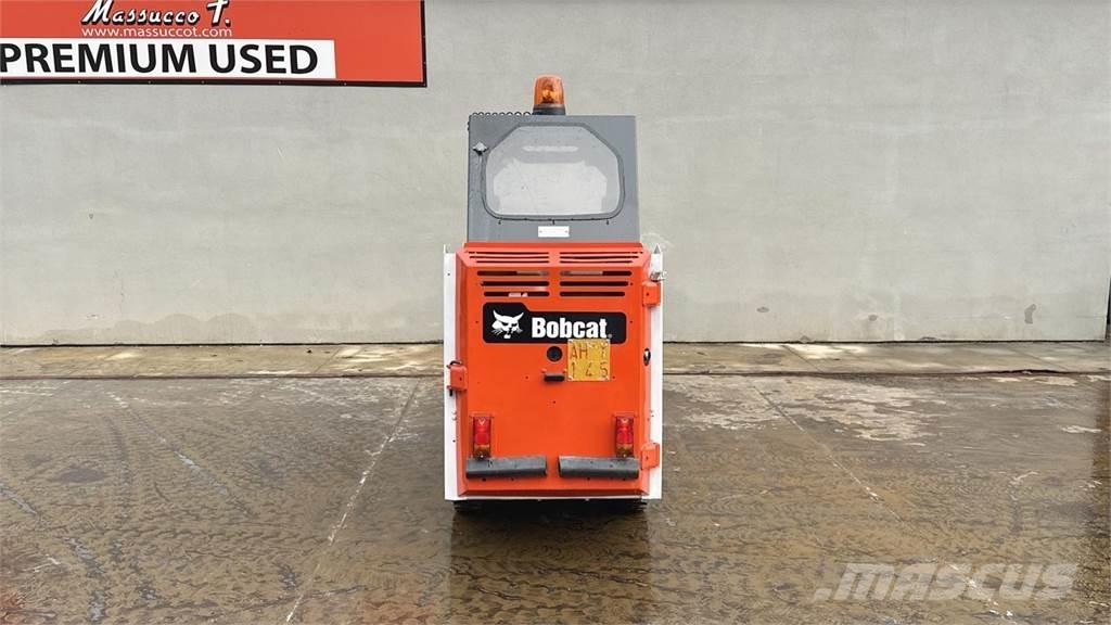 Bobcat S70 Šmykom riadené nakladače
