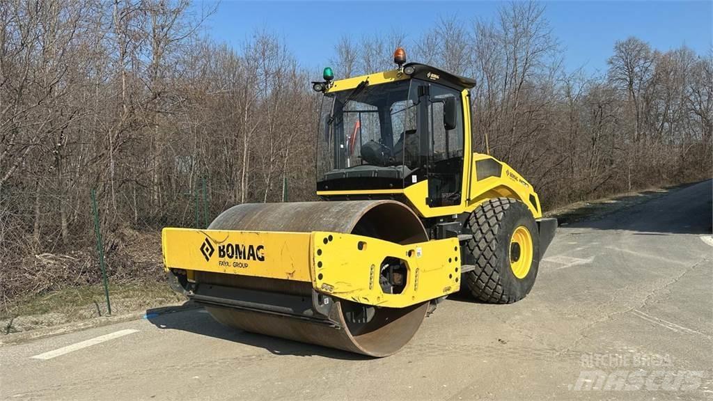 Bomag BW213 DH-5 Pôdne kompaktory
