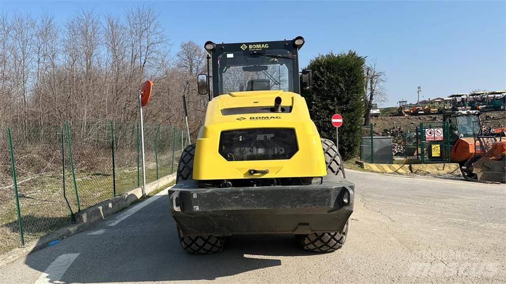 Bomag BW213 DH-5 Pôdne kompaktory