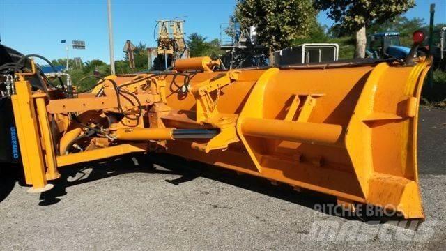 Case IH MXM190 Snežné pluhy, predné snežné radlice