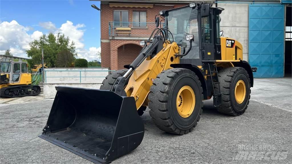 CAT 924H Kolesové nakladače