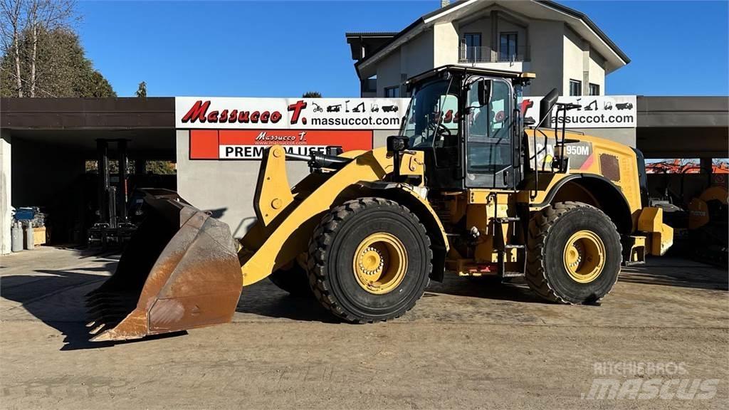 CAT 950M Kolesové nakladače