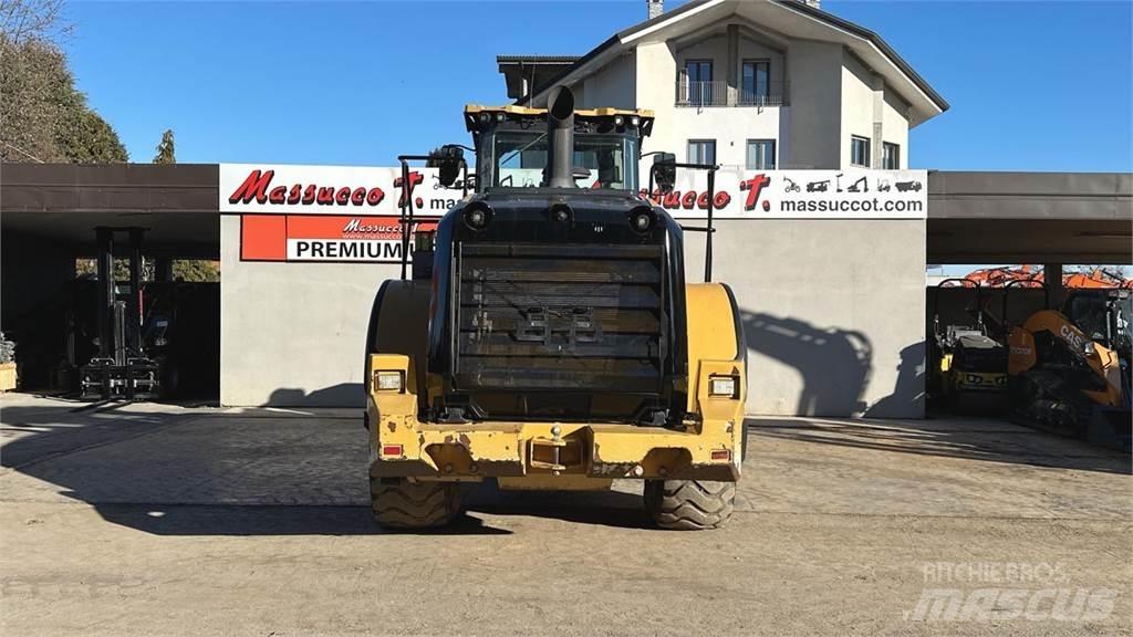 CAT 950M Kolesové nakladače