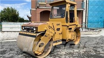 CAT CB-424 Pôdne kompaktory
