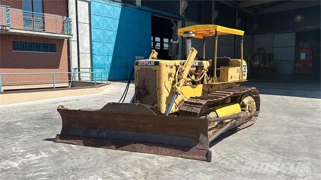 CAT D4D Pásové dozéry