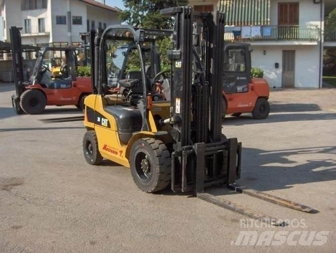 CAT DP30N Dieselové vozíky