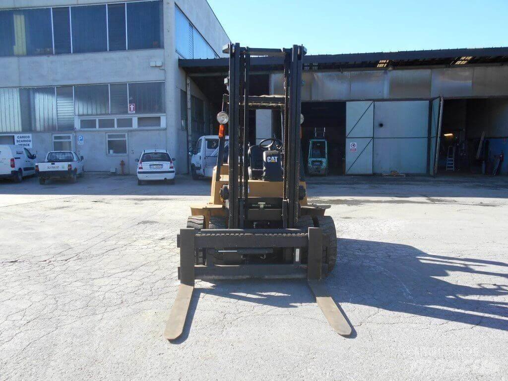 CAT DP40KL Dieselové vozíky