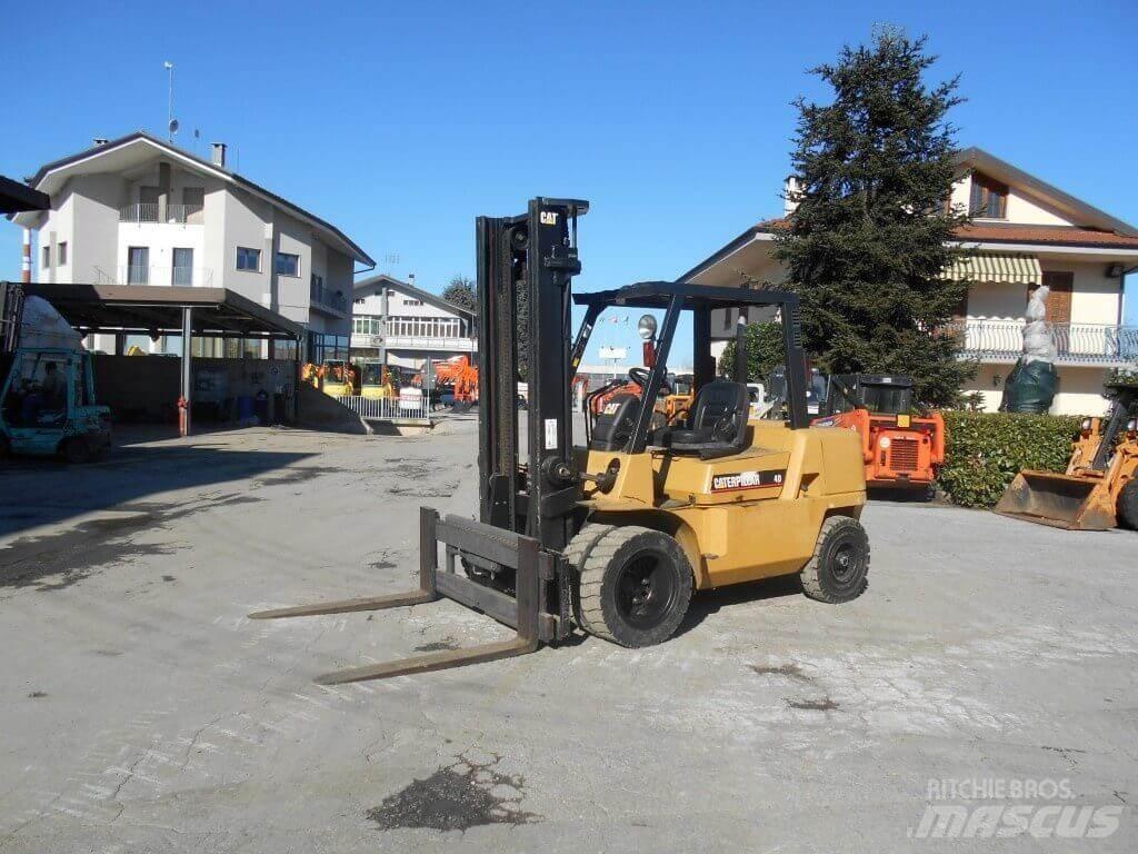 CAT DP40KL Dieselové vozíky