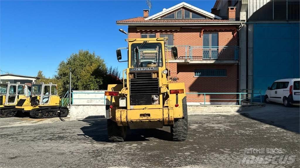 CAT IT28B Kolesové nakladače
