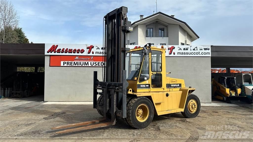 CAT V225C Dieselové vozíky