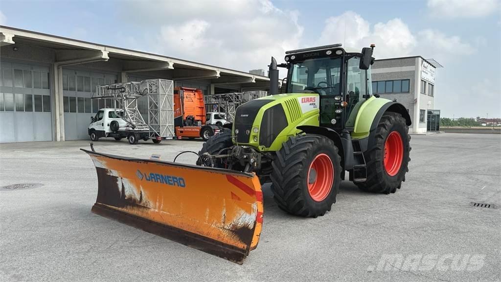 CLAAS Axion 810 4x4 Snežné pluhy, predné snežné radlice