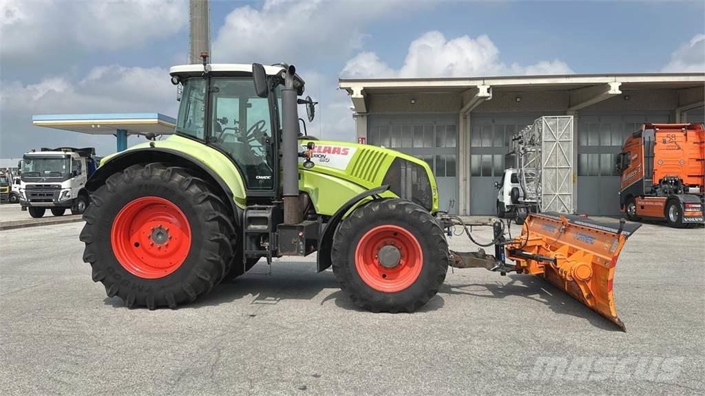 CLAAS Axion 810 4x4 Snežné pluhy, predné snežné radlice