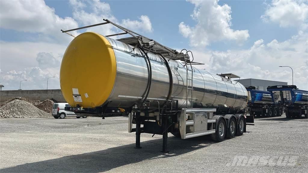  Clayton BITUMEN TANK Ostatné návesy