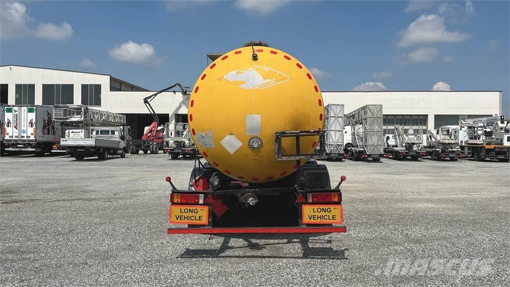  Clayton BITUMEN TANK Ostatné návesy