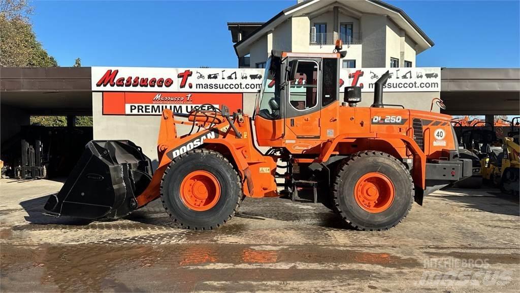 Doosan DL250 Kolesové nakladače
