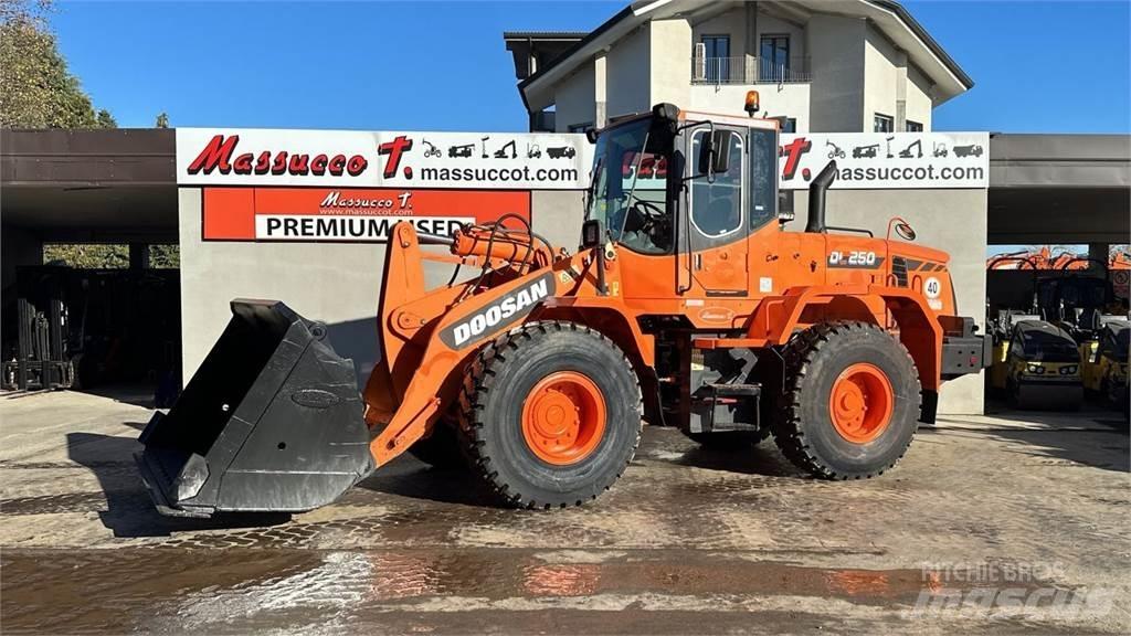 Doosan DL250 Kolesové nakladače