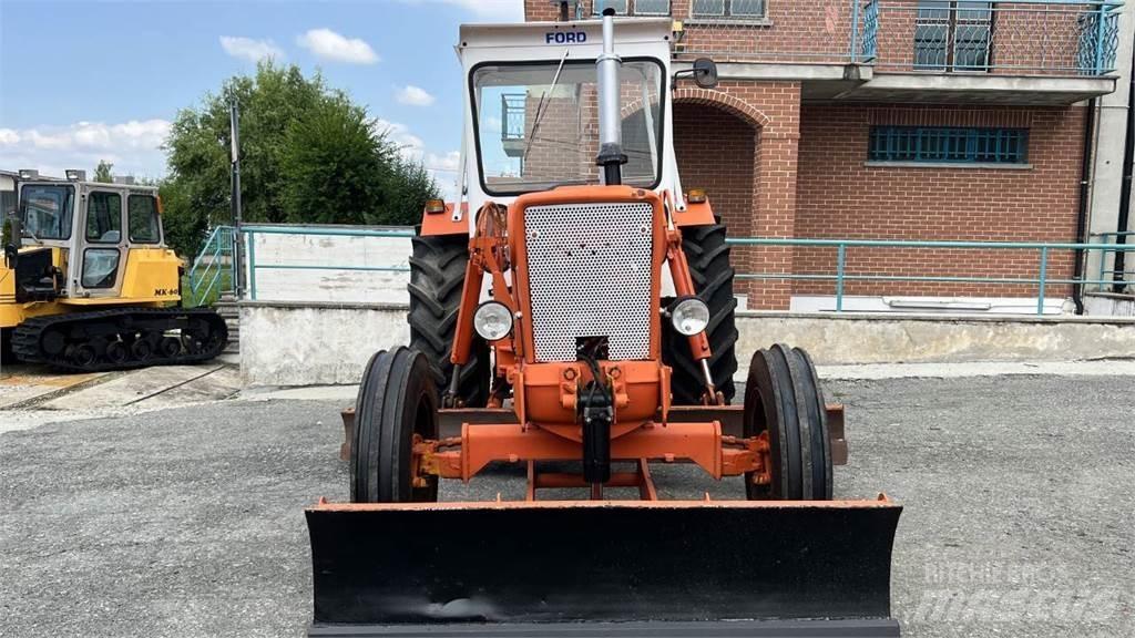 Ford 5600 4X2 Pásové dozéry