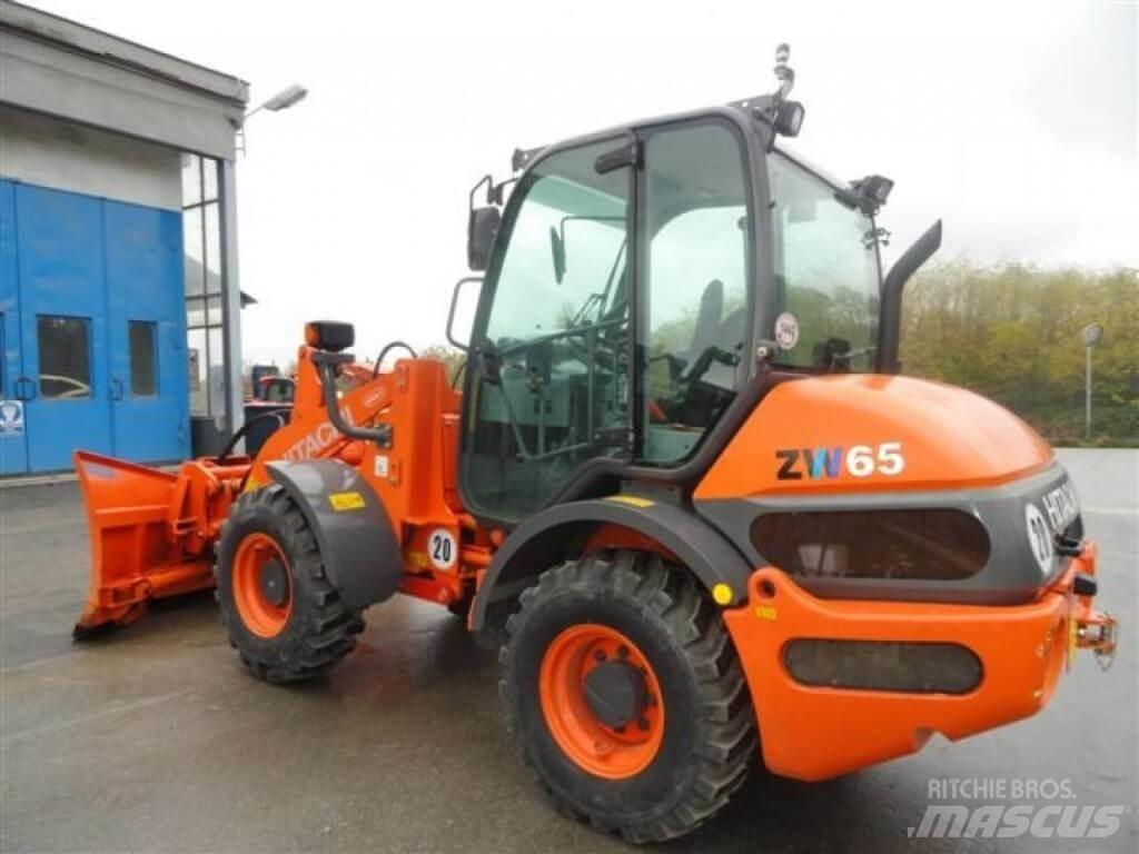 Hitachi ZW 65 Snežné pluhy, predné snežné radlice