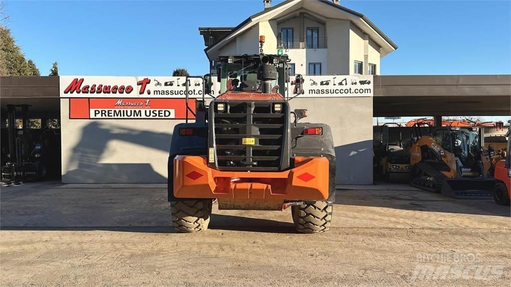 Hitachi ZW220-6 Kolesové nakladače