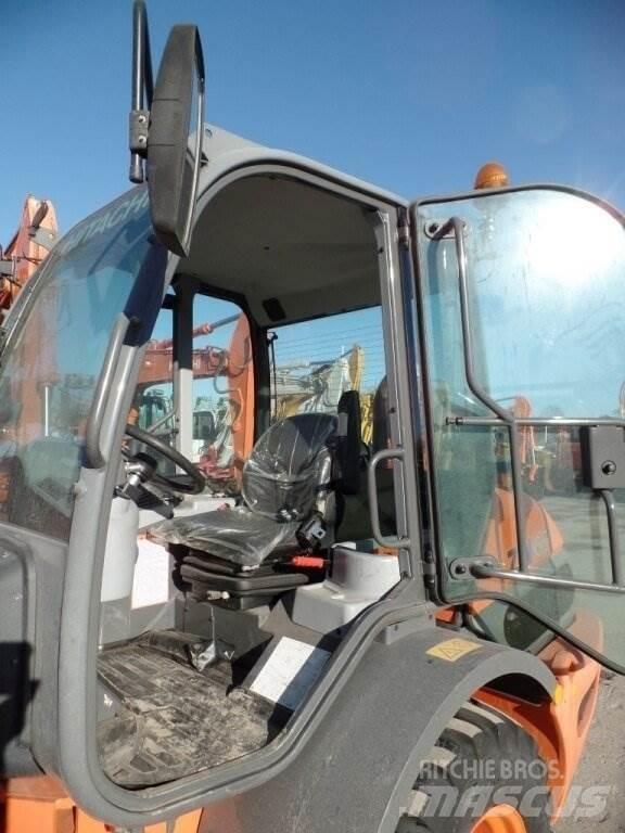Hitachi ZW65 Kolesové nakladače