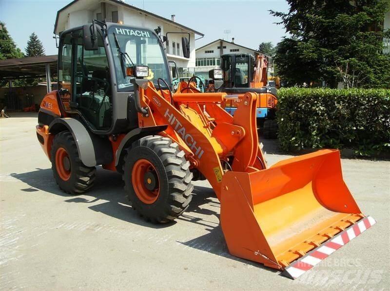 Hitachi ZW65 Kolesové nakladače