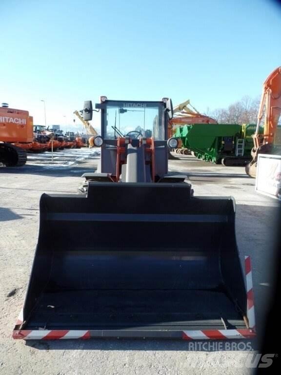 Hitachi ZW75-6 Kolesové nakladače