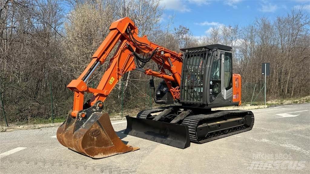 Hitachi ZX135US-3 Midi rýpadlá 7 t - 12 t